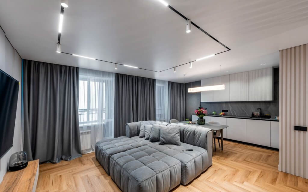 Sufit napinany w nowoczesnej kuchni z LED
